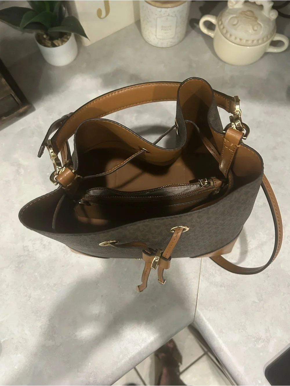 Michael Kors Signature Logo Bucket Bag Brown Cognac Crossbody Quiet Luxury
